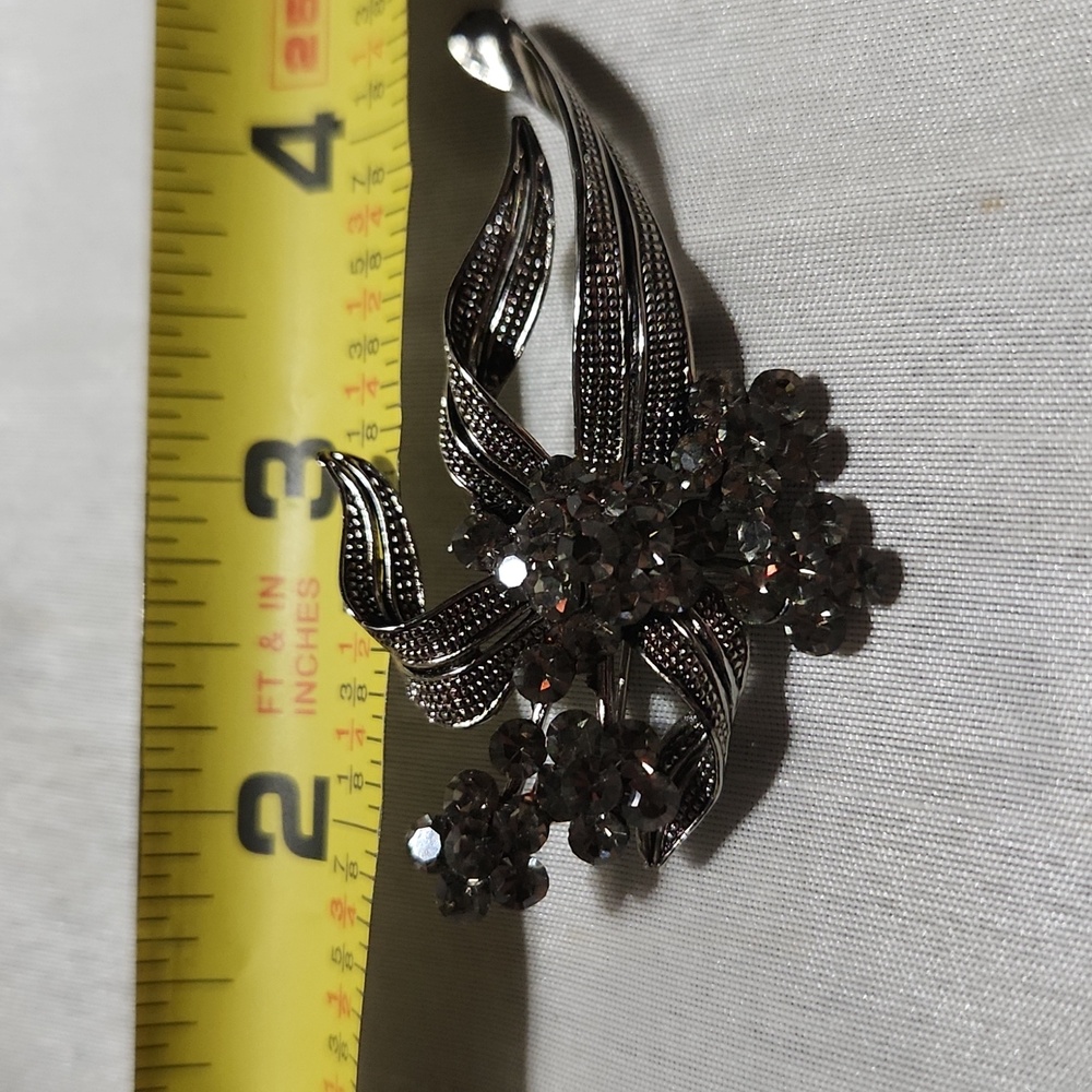Vintage Rhinestone Brooch - Picture 4 of 4